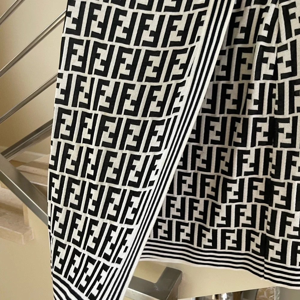 VINTAGE FENDI FF LOGO black and white knit SKIRT💝HP - Picture 3 of 11